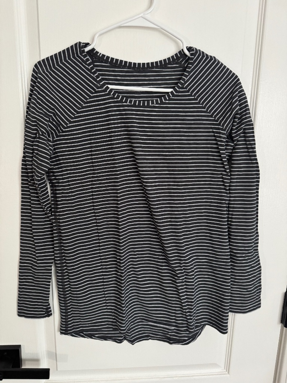 LULULEMON LONG SLEEVE STRIPPED TOP